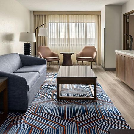 Oshkosh Marriott Waterfront Hotel & Convention Center Exterior photo