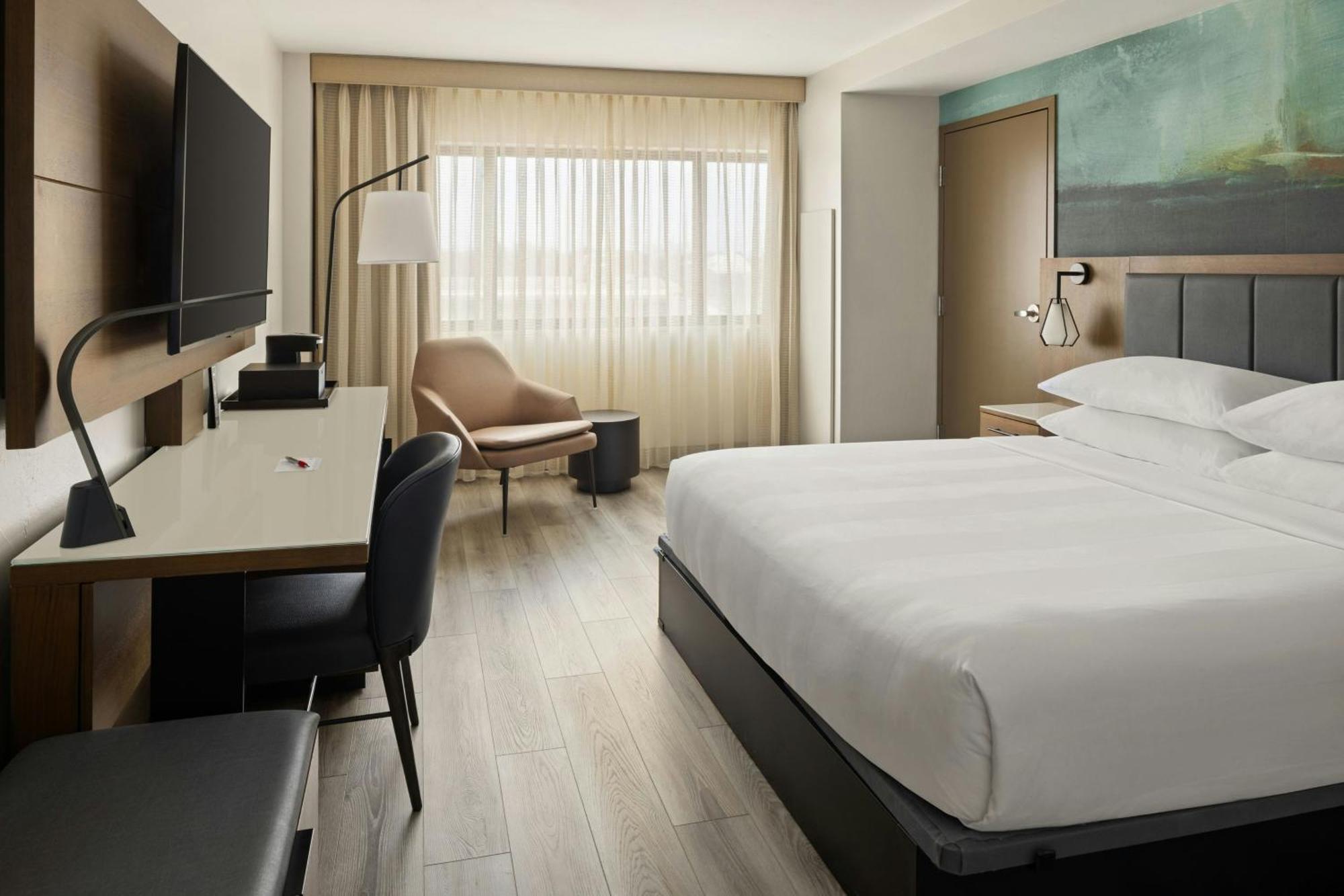Oshkosh Marriott Waterfront Hotel & Convention Center Exterior photo