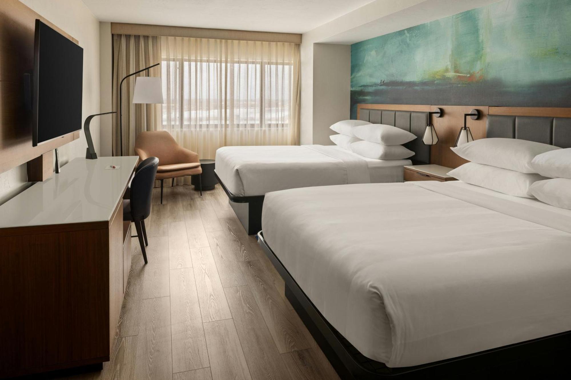 Oshkosh Marriott Waterfront Hotel & Convention Center Exterior photo